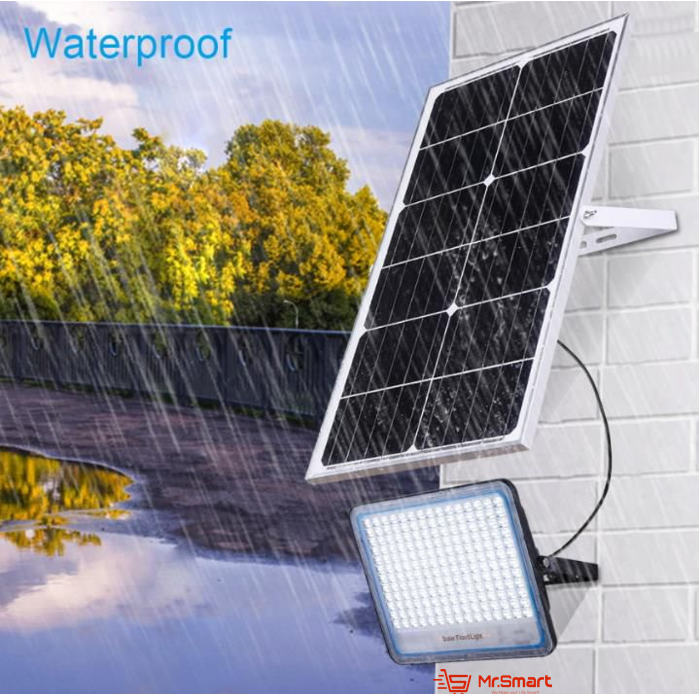 100W Remote Controlled Solar Powered LED Flood Light IP66.