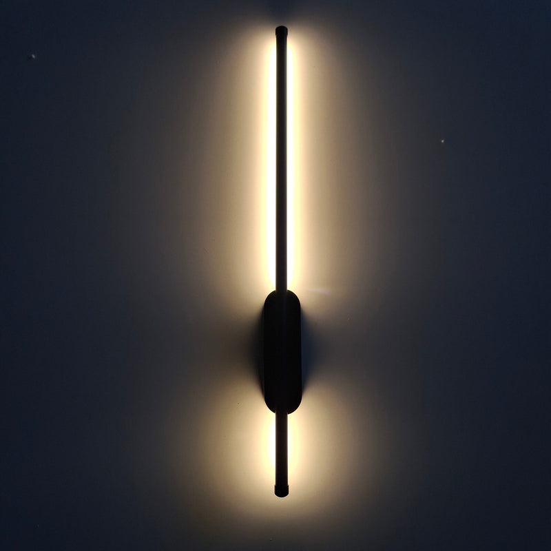 18W LED Wall Lamp - Black.