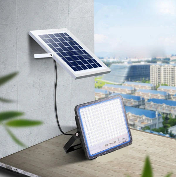600W Remote Controlled Solar Powered LED Flood Light IP66.