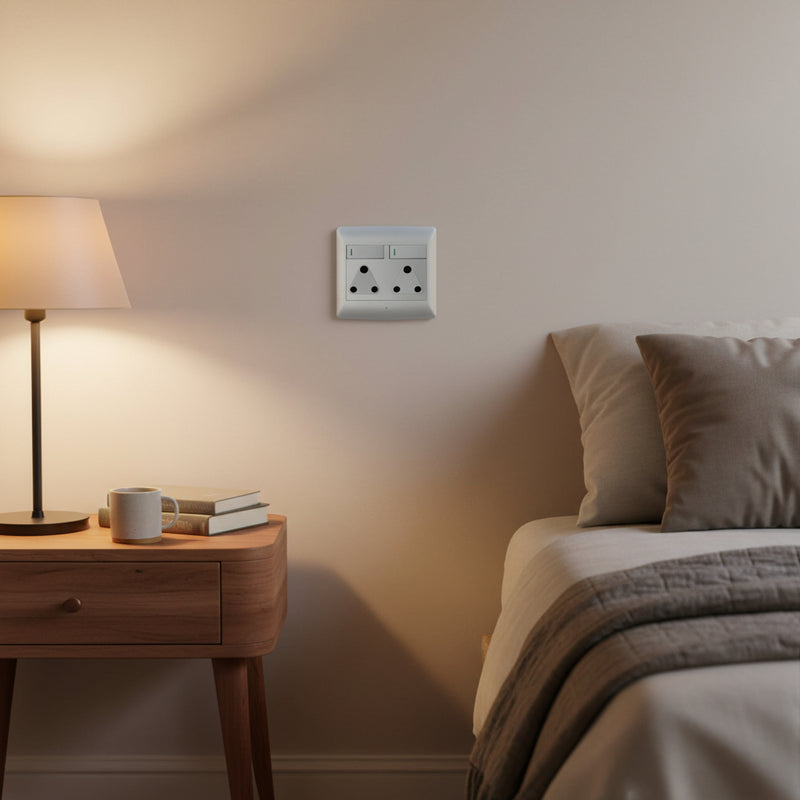 4×4 Double Socket - Silver.